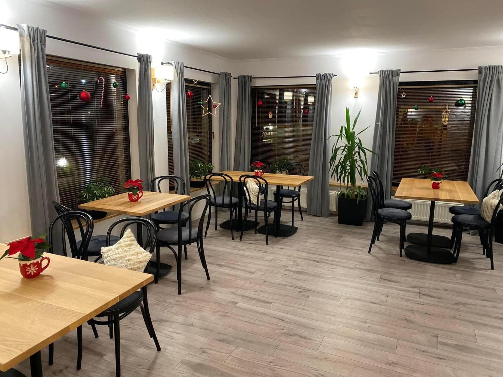 Hotel Astra Tajemniczy Ogrod Poznań Extérieur photo