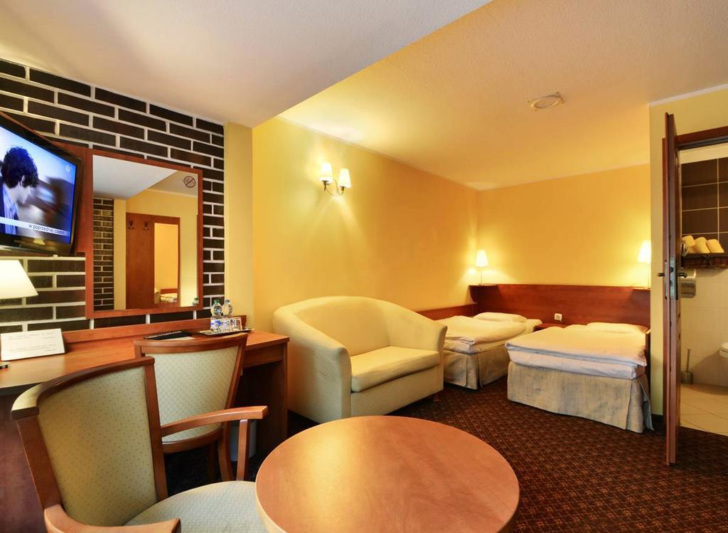 Hotel Astra Tajemniczy Ogrod Poznań Extérieur photo
