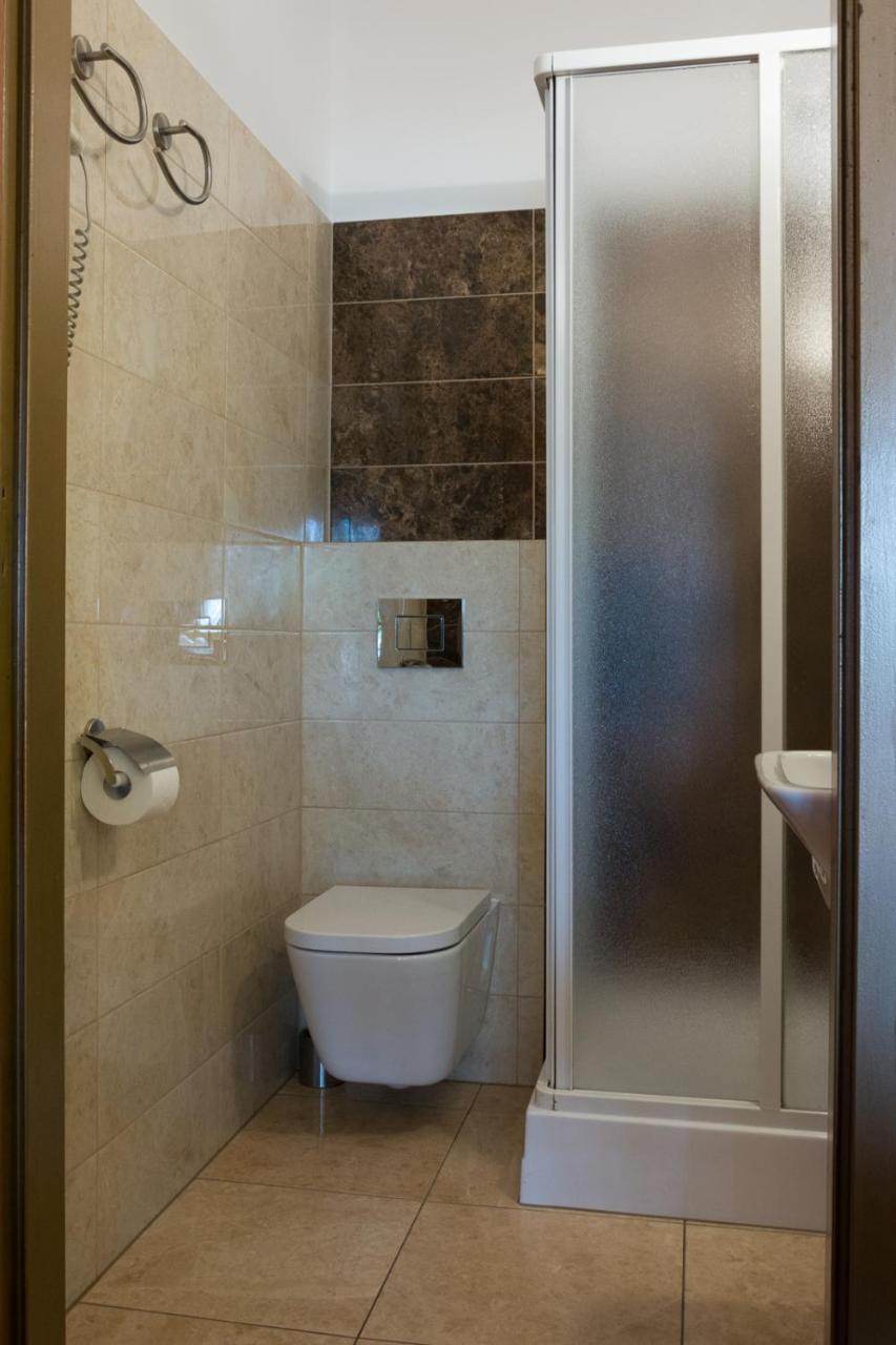 Hotel Astra Tajemniczy Ogrod Poznań Extérieur photo