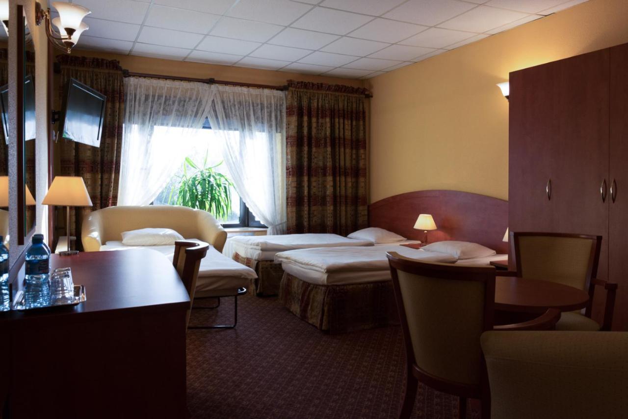 Hotel Astra Tajemniczy Ogrod Poznań Extérieur photo
